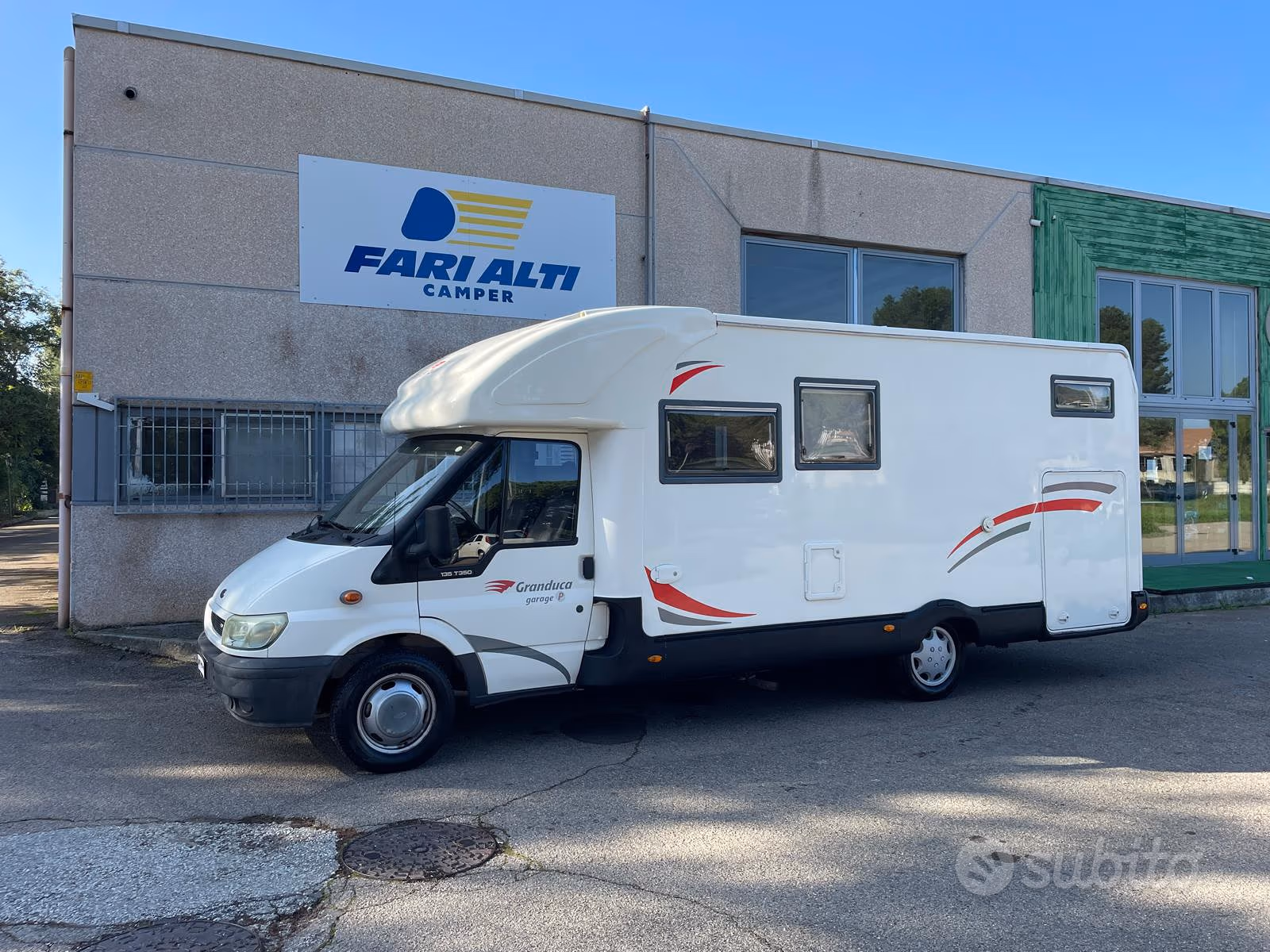 Ford Transit Semintegrale con Garage